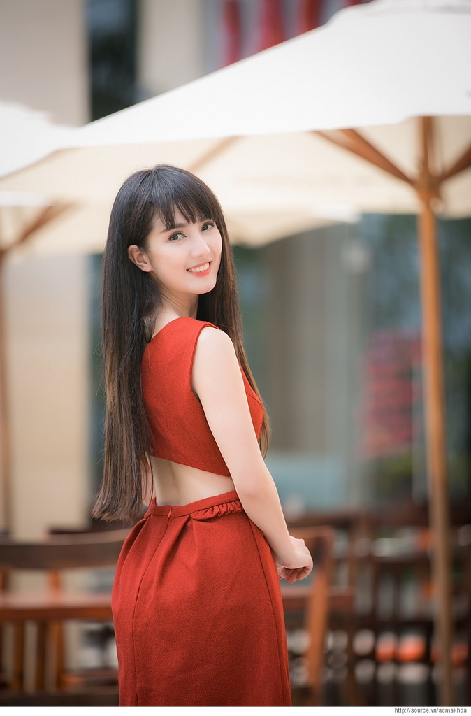 坐在联谊会角落的他是个肉食系